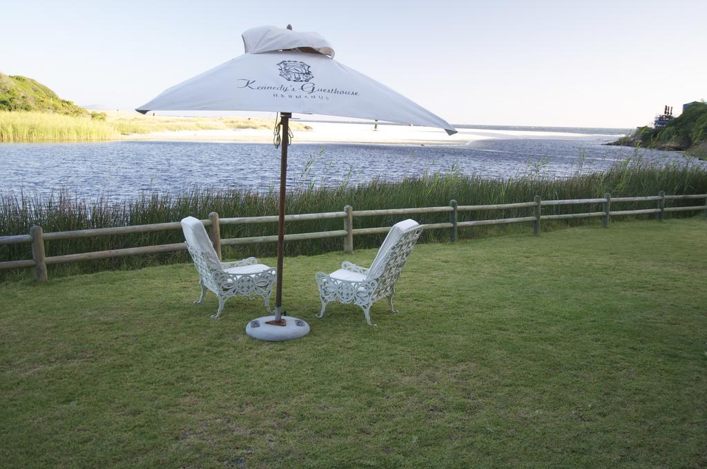 Kennedys Beach Villa Германус Екстер'єр фото